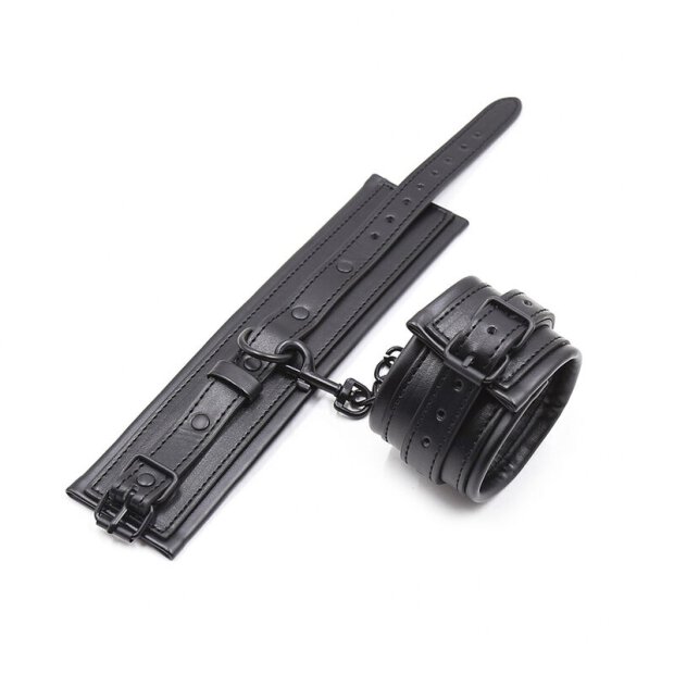 OHMAMA Handfesseln mit Lederiemen und schwarzer Metallkette