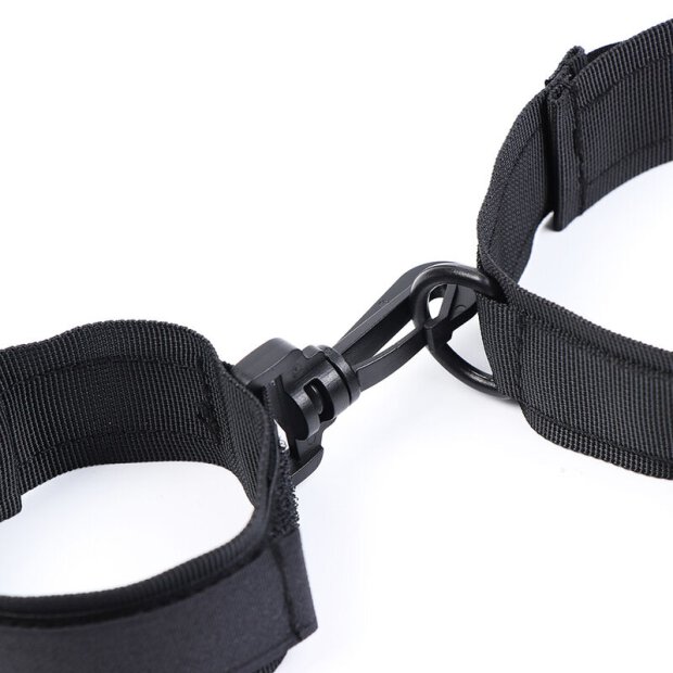 OHMAMA Collar with nylon handcuffs