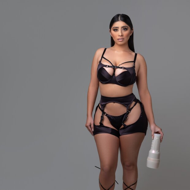 FLESHLIGHT Violet Myers Waifu Vagina Masturbator