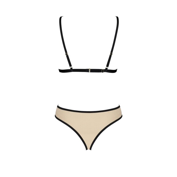 Casmir Indila body gold